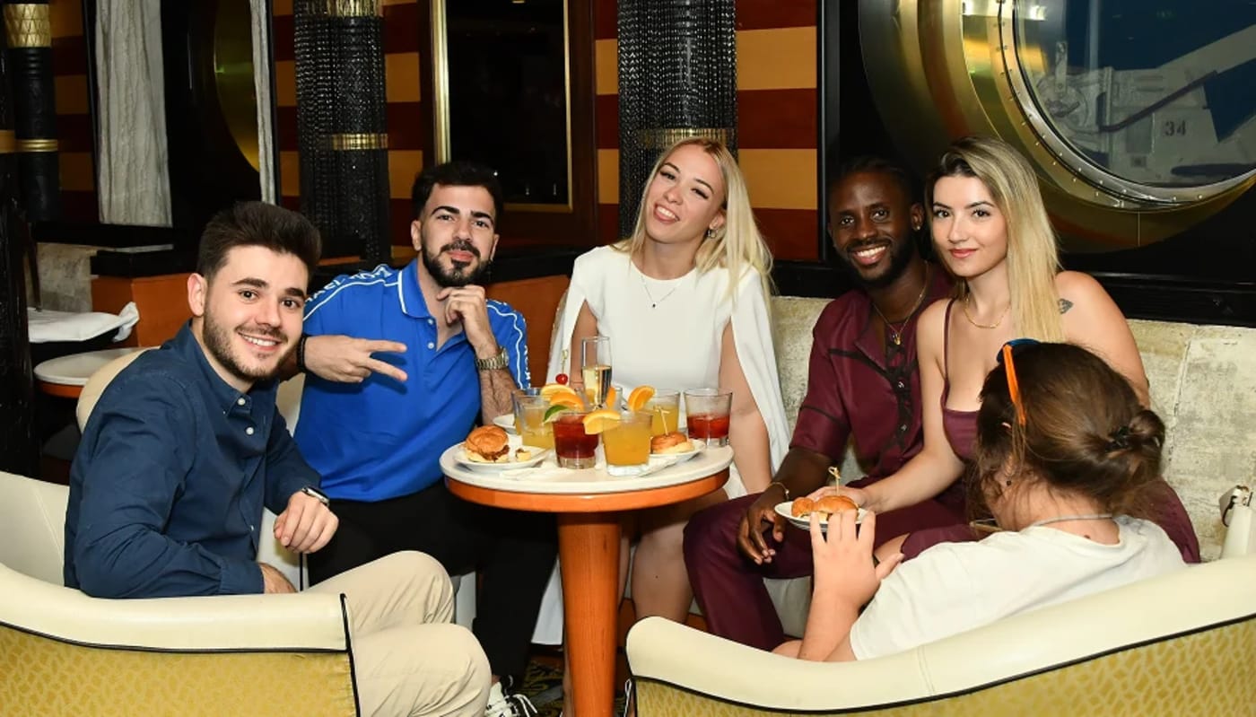 Distributors on the Caribbean cruise